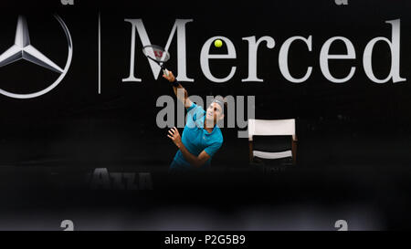 Stuttgart, Deutschland. 15 Juni, 2018. Roger Federer (SUI). GES/Tennis / ATP: MercedesCup, 15.06.2018 Tennis ATP: MercedesCup, Stuttgart, 15. Juni 2018 - | Verwendung der weltweiten Kredit: dpa/Alamy leben Nachrichten Stockfoto