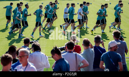 Vatutinki, Russland. 15 Juni, 2018. GES/fussball/Wm 2018 Russland: DFB Praxis Moskau/Vatutinki, 15.06.2018 GES/fussball/fussball/Wm 2018 Russland: DFB-Praxis, Moskau/Watutinki, Juni 15, 2018 | Verwendung der weltweiten Kredit: dpa/Alamy leben Nachrichten Stockfoto