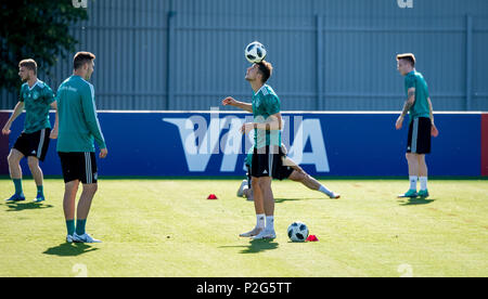 Vatutinki, Russland. 15 Juni, 2018. Leon Goretzka (Deutschland) GES/fussball/Wm 2018 Russland: DFB Praxis Moskau/Vatutinki, 15.06.2018 GES/fussball/fussball/Wm 2018 Russland: DFB-Praxis, Moskau/Watutinki, Juni 15, 2018 | Verwendung der weltweiten Kredit: dpa/Alamy leben Nachrichten Stockfoto