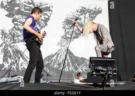 Firenze Italien. 14. Juni 2018. Die britisch-amerikanische Band THE KILLS führt live auf der Bühne des Visarno Arena während des ersten Tages der 'Firenze Felsen 2018 'Credit: Rodolfo Sassano/Alamy leben Nachrichten Stockfoto