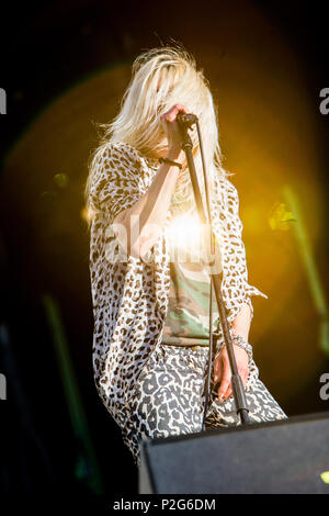 Firenze Italien. 14. Juni 2018. Die britisch-amerikanische Band THE KILLS führt live auf der Bühne des Visarno Arena während des ersten Tages der 'Firenze Felsen 2018 'Credit: Rodolfo Sassano/Alamy leben Nachrichten Stockfoto