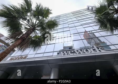 Los Angeles, Kalifornien, USA. 22. Mai, 2018. Die Außenseite des WeWork Hollywoods Lage auf der Vine Street. Credit: Ringo Chiu/ZUMA Draht/Alamy leben Nachrichten Stockfoto