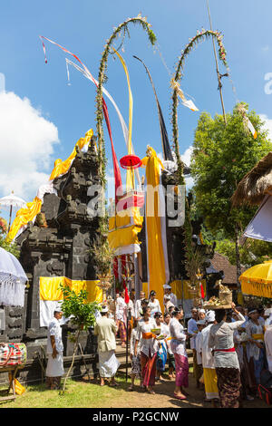 Balinesen an odalan Tempelfest, Sidemen, Bali, Indonesien Stockfoto