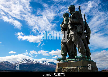 Die Commando Memorial in Spean Bridge in den Highlands von Schottland. Die Statue dieser tapferen Männer, die im Zweiten Weltkrieg gekämpft Gesichter der Ben Nevis Range Stockfoto