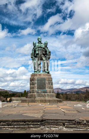 Die Commando Memorial in Spean Bridge in den Highlands von Schottland. Die Statue dieser tapferen Männer, die im Zweiten Weltkrieg gekämpft Gesichter der Ben Nevis Range Stockfoto