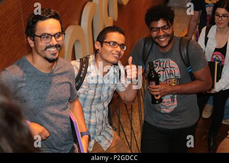 Brasilien. 13. Juni, 2018. Brasilianische Sängerin Rita Lee startet ihr neues Buch in der livraria kulturellen Conjunto Nacional in Sao Paulo. Credit: Leco Viana/Thenews 2 / Pacific Press/Alamy leben Nachrichten Stockfoto