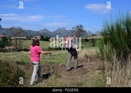 Wandern in der Nähe von Pitoes das junias in Parque Nacional de Peneda-Geres, Minho, Northwest-Portugal, Portugal Stockfoto