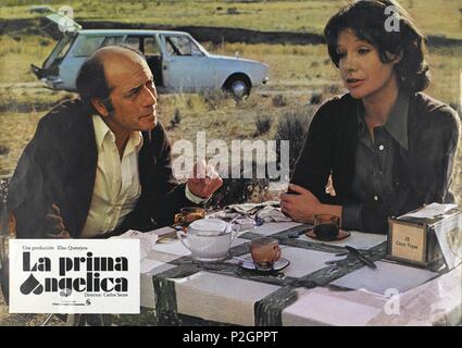 Original Film Titel: LA PRIMA ANGELICA. Englischer Titel: COUSIN ANGELICA. Regisseur: CARLOS SAURA. Jahr: 1974. Stars: JOSE LUIS LOPEZ VAZQUEZ; LINA CANALEJAS. Quelle: ELIAS QUEREJETA, PC/Album Stockfoto