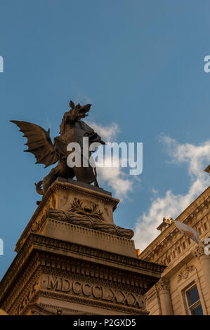 Temple Bar Memorial Statue und Skulptur von Dragon in Fleet Street London Stockfoto