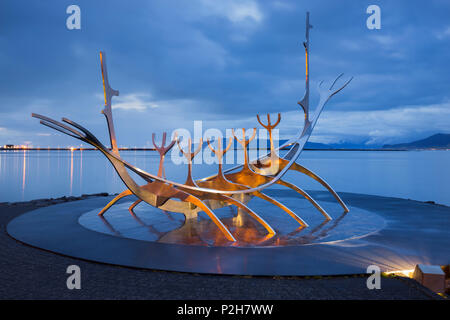 Solfar Wikingerschiff Skulptur, Sun Voyager, Reykjavik, Island Stockfoto