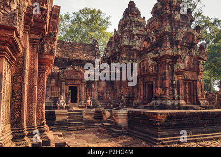 Banteay Srey - einzigartige Tempel aus rosa Sandstein. Angkor, Siem Reap, Kambodscha. Stockfoto