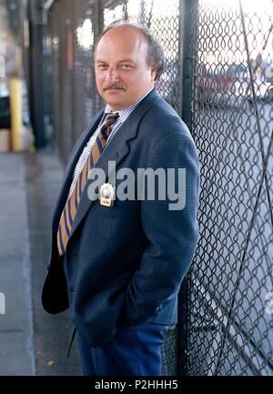 Original Film Titel: NYPD BLUE - TV. Englischer Titel: NYPD BLUE - TV. Jahr: 1993. Stars: DENNIS FRANZ. Quelle: 20th Century Fox TV/Album Stockfoto