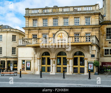 Der Eingang zu den späten Georgianischen New Theatre Royal in Bath Somerset UK Stockfoto