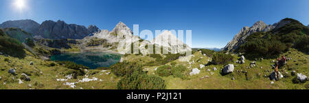 See Drachensee, vorderer Drachenkopf und Sonnenspitze, Coburger Hütte, in der Nähe von Ehrwald, Bezirk Reutte, Tirol, Österreich, Europa Stockfoto