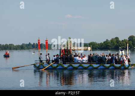 See Prozession am Staffelsee, Fronleichnam Festival im Juni, religiöse Tradition, Boote Überfahrt zur Insel Woerth, Sieheha Stockfoto