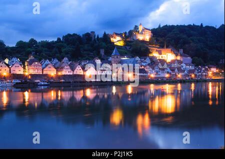 Altstadt mit Schloss Hirschhorn in der Dämmerung, Hirschhorn am Neckar, Hessen, Deutschland Stockfoto