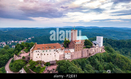 Drone Luftaufnahme der Wartburg Thüringen Eisenach Deutschland UNESCO Weltkulturerbe Stockfoto