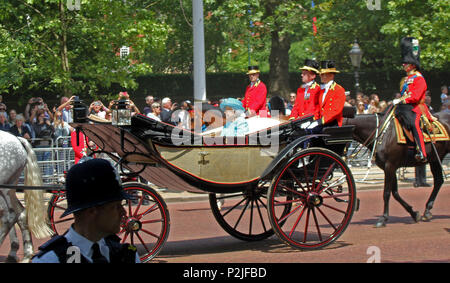 Queen Elizabeth, London, Buckingham Palace, London, 10. Juni 2018 - Die Farbe, Parade Queen Elizabeth's Geburtstag, London, England, Großbritannien Stockfoto