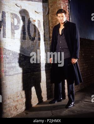 Original Film Titel: Angel-TV. Englischer Titel: Angel-TV. Regisseur: Joss Whedon, DAVID GREENWALT. Jahr: 1999. Stars: DAVID BOREANAZ, CHARISMA CARPENTER, Alexis DENISOF, J. AUGUST RICHARDS. Quelle: 20th Century Fox TV/Album Stockfoto