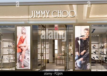 Philadelphia, Pennsylvania, 19. Mai 2018: Jimmy Choo store, Genf, Schweiz. Durch die privat gehaltene Luxusgüter Konzern gehört, Stockfoto