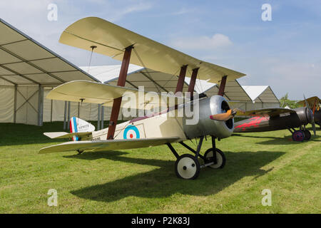 Sopwith Dreidecker Nachbau eines britischen Einzelsitz Kampfflugzeuge der Royal Naval Air Service während des Jahres 1917 verwendet Stockfoto