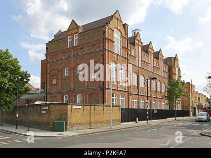 Die Bellham Grundschule in Peckham, London, UK. Eine neue, staatlich finanzierten Akademie Schule in einem neu renovierten, viktorianischen, Schule Gebäude Stockfoto