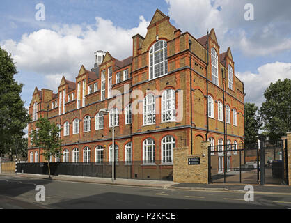 Die Bellham Grundschule in Peckham, London, UK. Eine neue, staatlich finanzierten Akademie Schule in einem neu renovierten, viktorianischen, Schule Gebäude Stockfoto