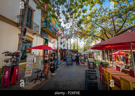 Restaurants in bunten Viertel La Boca, Buenos Aires, Argentinien Stockfoto