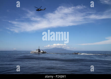 Special Operations Forces aus den USA, Trinidad und Tobago Verhalten maritime Operations Training in den Golf von Paria, Trinidad und Tobago, Sept. 27, 2016. (U.S. Armee Foto von Maj. Cesar Santiago) Stockfoto