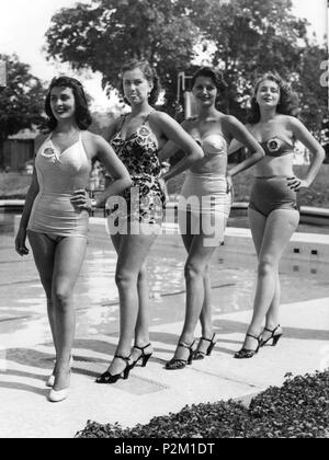 . Englisch: Neapel, Miss Italia 1950 - Sophia Loren (dritter von links). 14 Juli 2011, 15:37:24. Unbekannt 59 Neapel, Miss Italia 1950 - Sophia Loren Stockfoto