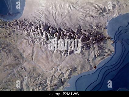 MAPA EN entlasten - N. E. DE LA PENINSULA-DT PIRINEOS Y EBRO. Ort: Museum für Naturkunde, MADRID. Stockfoto