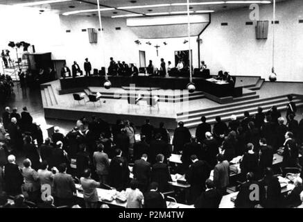 . Italiano: Aula Bunker del carcere dell'Ucciardone di Palermo durante Il maxiprocesso Contro la Mafia. 1986. Unbekannt 55 MaxiprocessoPalermo Stockfoto