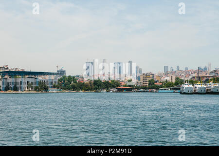 Schöne Sicht auf den europäischen Teil von Istanbul, Türkei. Stockfoto