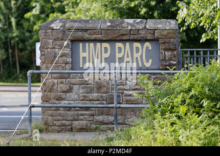 Kopieren von TOM BEDFORD Bild: HMP Parc Gefängnis in Bridgend, Wales, UK. Freitag, 15 Juni 2018 Re: Ein Justizvollzugsbeamter, romantisch, um Nachrichten an ein Insasse gesendet Stockfoto