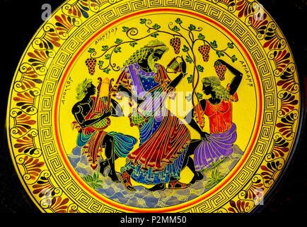Griechischen Gott Dionysos Wein Musik antike Replik Keramik Athen Griechenland. Dionysos ist Griechisch Gott oder römischen Gott Bacchus Wein, Musik und Lustbarkeiten, party Stockfoto