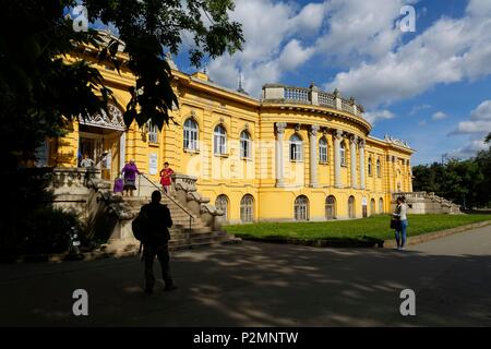 Budapest, Ungarn, klassifiziert als Weltkulturerbe, Pest, Varosliget, das Széchenyi Bad, zu den größten Thermen in Europa Stockfoto