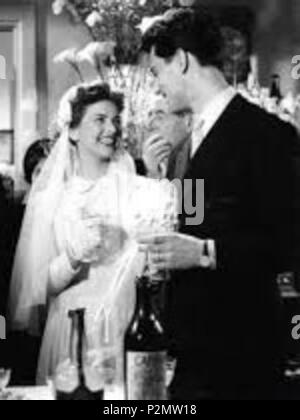 . Italiano: Giovanna Ralli e Gabriele Tinti in 'Anni Einrichtungen" (Zampa, 1953). 1953. Unbekannt 74 Ralli + Tinti annifacili Stockfoto