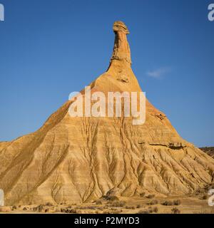 Spanien, Navarra, Arguedas, Castil de Tierra, die ikonische Fairy Chimney der Bardenas Reales Stockfoto