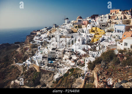 Foto von der Ansicht der Oia Castle am Sonnenuntergang Stockfoto