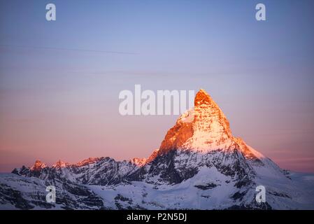 Schweiz, Wallis, Zermatt, Gornergrat (3100 m), Sicht auf das Matterhorn (4478 m) und der Monte Rosa Bergkette Stockfoto