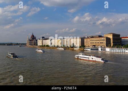 Budapest, Ungarn, klassifiziert als Weltkulturerbe, die Ufer der Donau, Pest und das Parlament Stockfoto