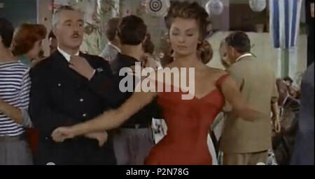 . Italiano: Vittorio De Sica e Sofia Loren nel Film "Pane amore e...', film del 1955 di Dino Risi. Schenna in Cui ballano il Mambo. 30. Mai 2011. 68 PaneamoreESofiaeVittorioMambo IlSistemone Stockfoto