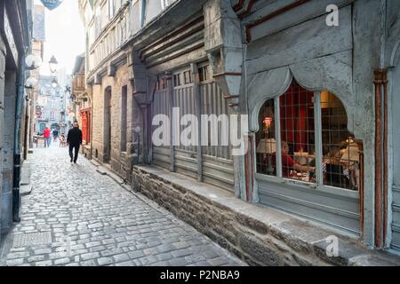 Frankreich, Cotes d'Armor, Dinan, Cordonnerie Straße, Detail und Fassade des Restaurant Mutter Pourcel's Stockfoto
