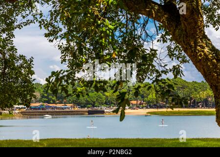 Frankreich, Landes, Capbreton, zwei padles auf See Hossegor Stockfoto