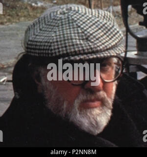 . Englisch: Sergio Leone am Set von "Es War Einmal in Amerika (1984) Italiano: Sergio Leone sul Set di C'era una volta in Amerika (1984). 7. März 2006 (original Upload Datum). Die ursprünglichen Uploader wurde Shaka auf Italienisch. 82 Sergio Leone (7/8) Stockfoto