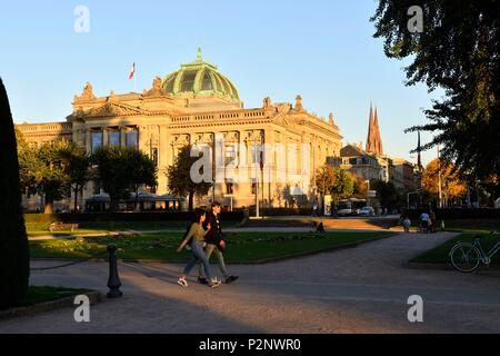 Frankreich, Bas Rhin, Straßburg, Neustadt aus dem deutschen Zeitraum als Weltkulturerbe von der UNESCO, Place de la Republique, National- und Universitätsbibliothek und Kirche Saint-Paul Stockfoto