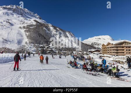 Frankreich, Savoie, Val D'Isere, der Schnee vorne, mit Blick auf den Olympischen Flanke von Bellevarde (2827 m), Massif de la Vanoise, Höhe Tarentaise Stockfoto