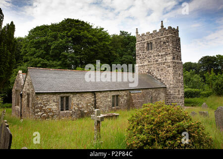 England, Cornwall, Bodmin Moor, Warleggan, Kirche St. Bartholomä von Kirchhof Stockfoto