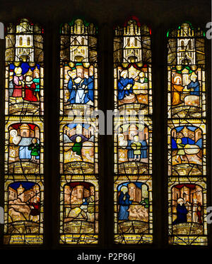 England, Cornwall, Bodmin Moor, St Neot, St Neot's Kirche, nördlichen Seitenschiff 1528 Leben von St. Neot Fenster aus buntem Glas. Stockfoto