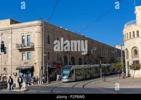 Israel, Jerusalem, am Tor zum UNESCO-geschützte Altstadt, das Licht von Triebwagen, gebaut von dem französischen Unternehmen Alstom und Veolia Stockfoto